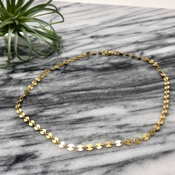 Jewelry - Pretty Gold Necklace or Choker
